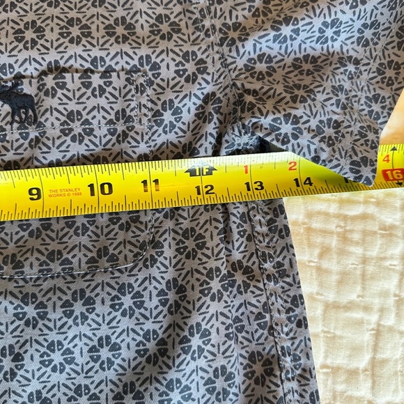 Abercrombie Kids short-sleeve icon shirt in a linen-blend fabric - Picture 4 of 4
